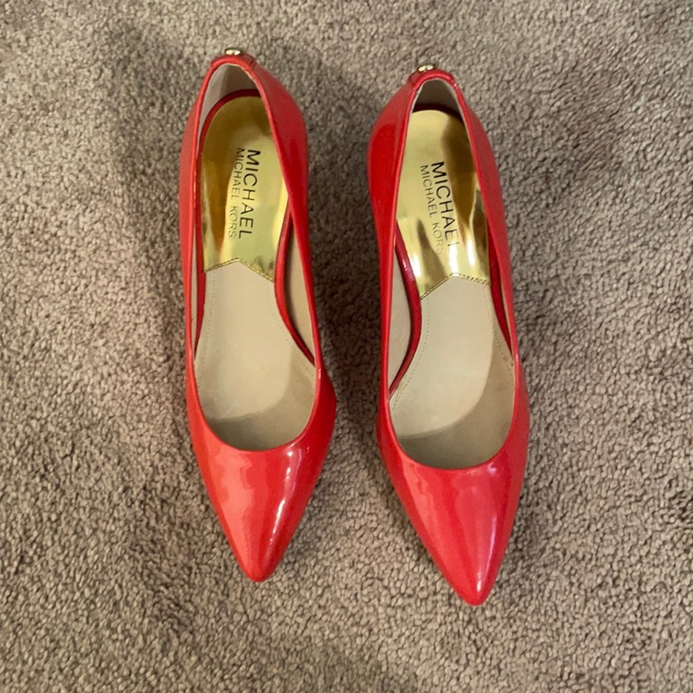 Coral Michael Kors patent leather 2” heels. Super cute. Worn once!